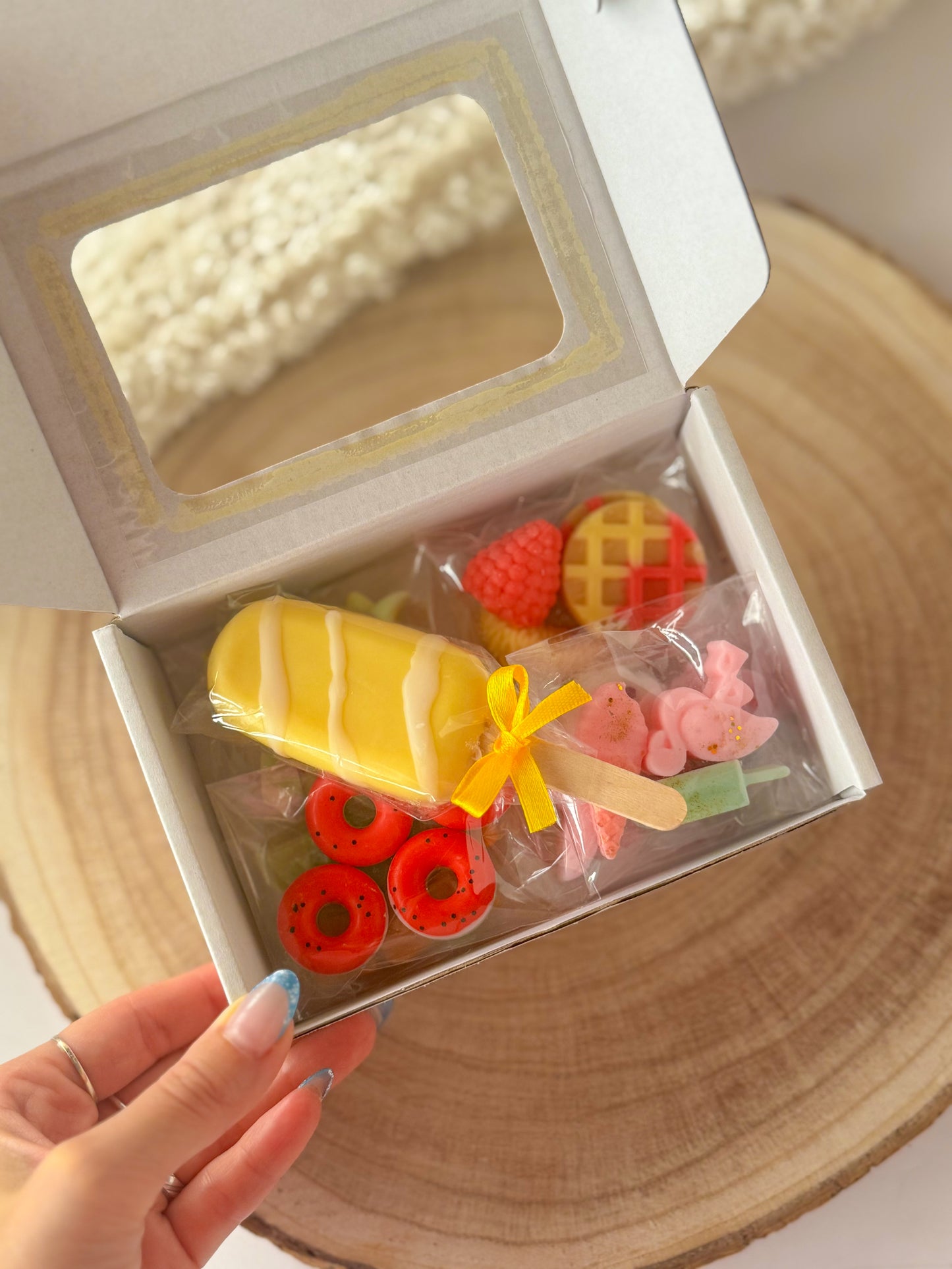 SUMMER BOX